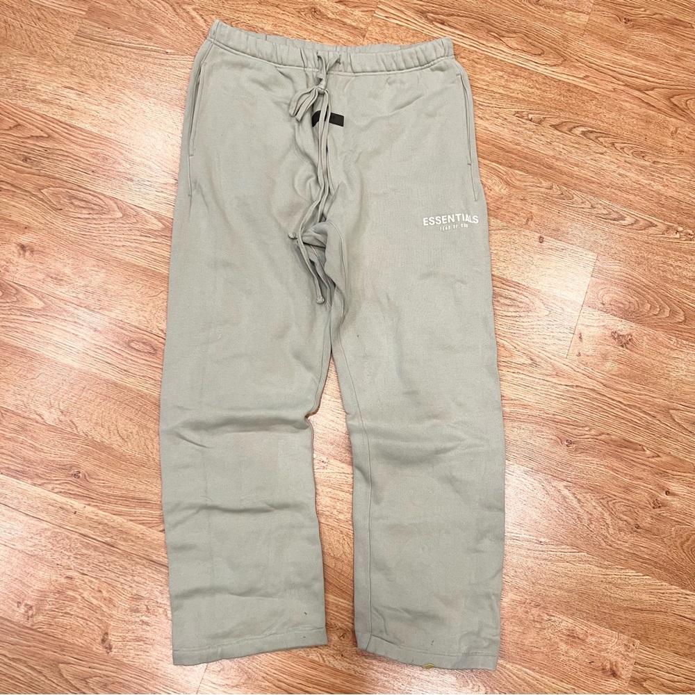 ☑️Fear of God ESSENTIALS Pistachio Green Relaxed Lounge sweat Pants  Men’s Large